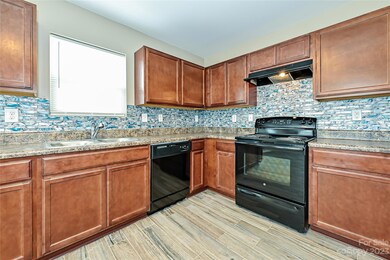 801 Ranchero St unit 14, Statesville, NC 28677 - photo 6