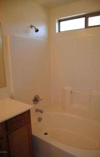 Master Garden-Style Tub & Shower