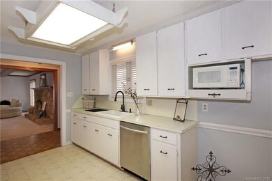 421 Beverly Dr, Statesville, NC 28625 - photo 6