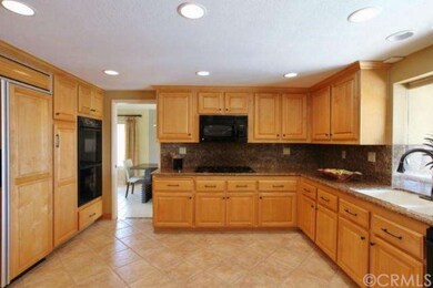 Additional kitchen features Kitchenaid built in re