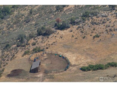 Round pen panels are excluded.