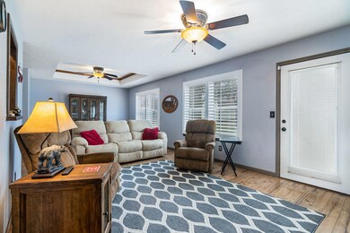 1505MaryLnAuroraMO-12