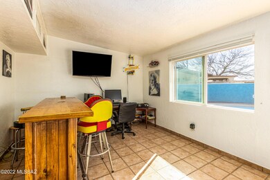 651 E Apache Circle
