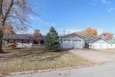 201 N Chestnut St, Winfield, IA 52659 - photo 3