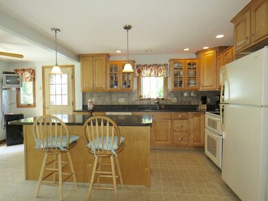 54 Anderson Ave, Worcester, MA 01604 - photo 4