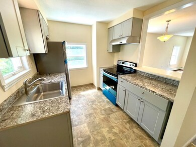 6 Forestdale Rd unit 202, Worcester, MA 01605 - photo 6