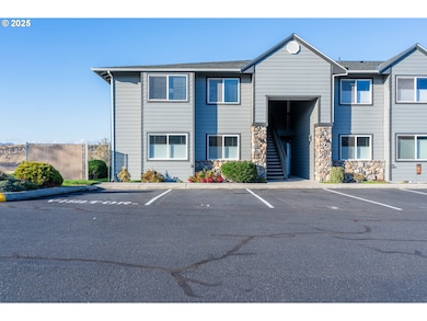 240 Lone Pine Ln unit 2, the Dalles, OR 97058 - photo 3
