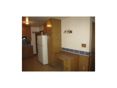 BUILT-IN DESK IN KITCHEN