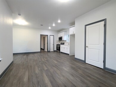  Generous living and dining space perfect for ente
