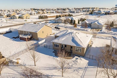1208 Eagle Crest Loop, Bismarck, ND 58503 - photo 5