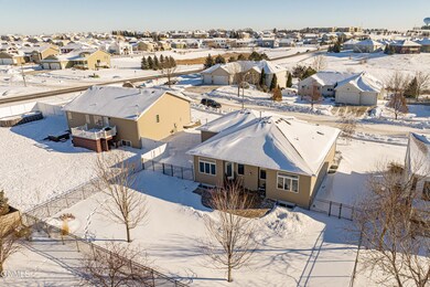 1208 Eagle Crest Loop, Bismarck, ND