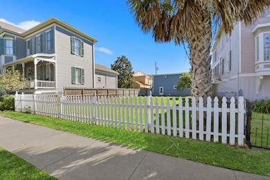 1415 Ball St, Galveston, TX 77550 - photo 5