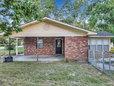 101 S River St, Claxton, GA 30417 - photo 5