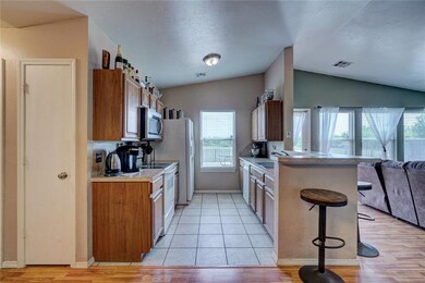 9424 Checkerbloom Dr, Oklahoma City, OK 73165 - photo 5