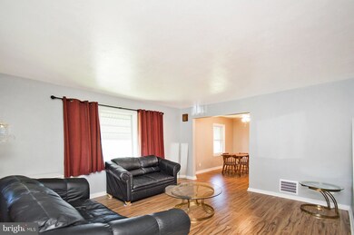 1949 Virginia St, Allentown, PA 18103 - photo 5