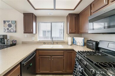 2010 Burnside Dr, Sparks, NV 89434 - photo 5