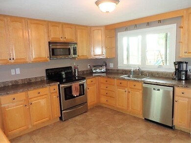 11 Twin Oaks Dr, Brockton, MA 02302 - photo 3