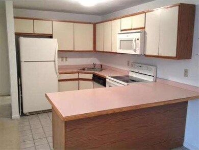 275 Huntoon Memorial Hwy unit 2-9, Leicester, MA 01524 - photo 5