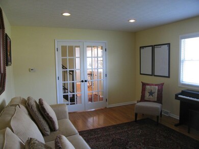 living room to foyer