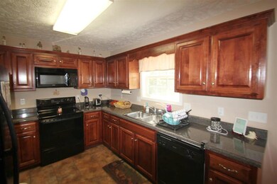 971 Indian Springs Cir, Manchester, TN 37355 - photo 6