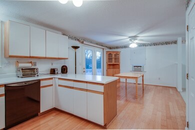 173 Hypine Rd, Dracut, MA 01826 - photo 5