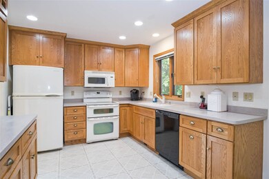 962 Peregrine Trail, Oregon, WI 53575 - photo 7