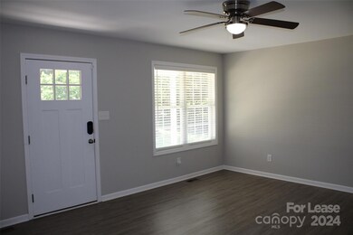 565 Hoyle St, Lincolnton, NC 28092 - photo 6