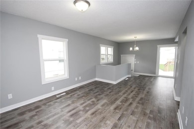 3842 8th St, Des Moines, IA 50313 - photo 4