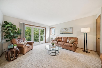 Spacious living room