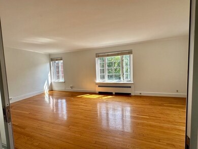 11 Monmouth Ct unit 3, Brookline, MA 02446 - photo 2