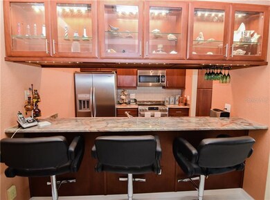 Kitchen with breakfast bar