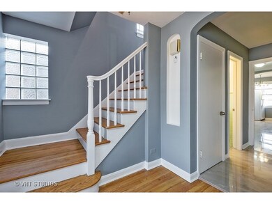 6137 N Fairfield Ave, Chicago, IL 60659 - photo 2