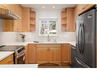 4606 Calaroga Dr, West Linn, OR 97068 - photo 5