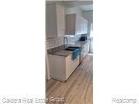 27 Henry Clay Ave, Pontiac, MI 48341 - photo 4