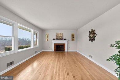 22700 Ward Ave, Germantown, MD 20876 - photo 3