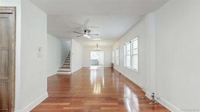 72-04 Manse St, Flushing, NY 11375 - photo 3