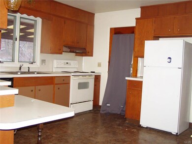 3672 Old Mill Rd, Slatington, PA 18080 - photo 4