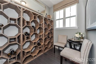 Offic/flex space on main