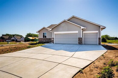 10529 Sondra Ct, Maize, KS 67101 - photo 2