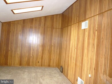 7 Juniper St, Mount Holly, NJ 08060 - photo 6