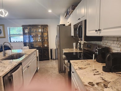 413 SW 10th St, Delray Beach, FL 33444 - photo 5