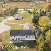 4618 Indian Lake Ct unit 17, Wayland, MI 49348 - photo 2