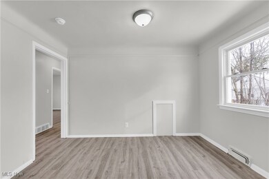 19504 Longview Ave, Maple Heights, OH 44137 - photo 6