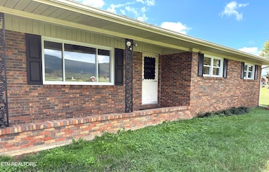 161 Gardenia Dr, Ewing, VA 24248 - photo 7