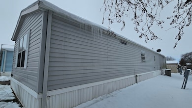 512 E 2nd St, Wilton, IA 52778 - photo 3