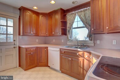 526 Union School Rd, Mount Joy, PA 17552 - photo 6