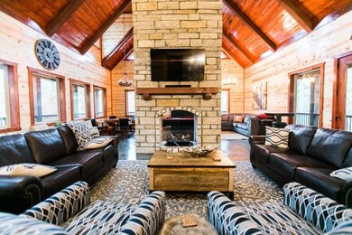 141 Wavey Pine Ln, Broken Bow, OK 74728 - photo 4