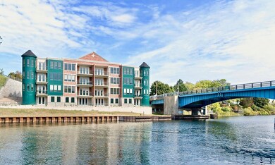 Main Photo Edgewater 2