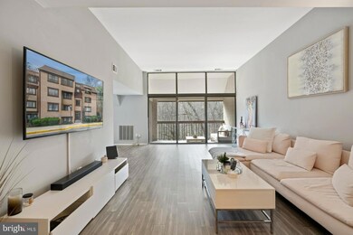 1675 Parkcrest Cir unit 400, Reston, VA 20190 - photo 3