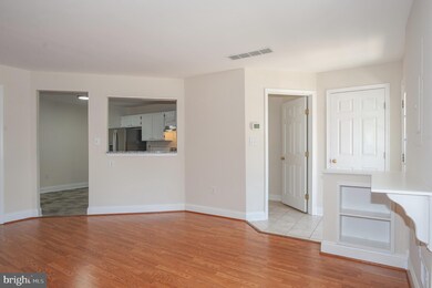 8324 Bluebird Way unit 17, Lorton, VA 22079 - photo 5